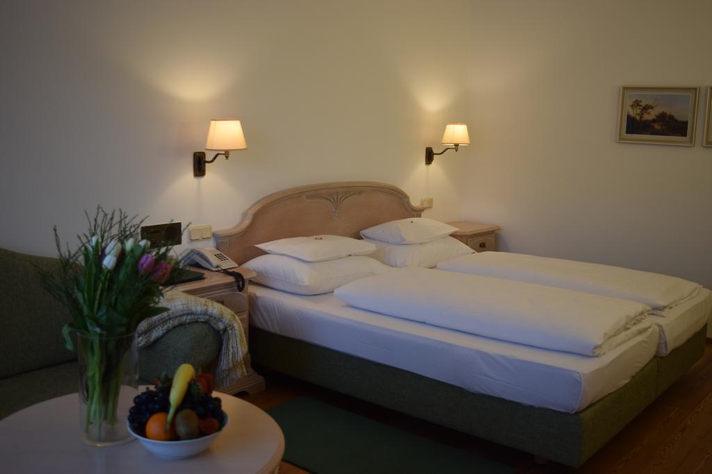 Fuhrgassl-huber 4* Vienna